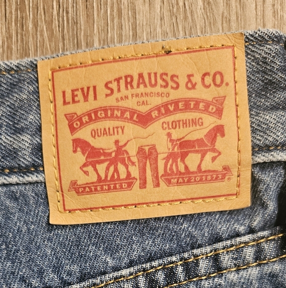 Levi's Distressed High Waisted Mom Jeans - Picture 5 of 6